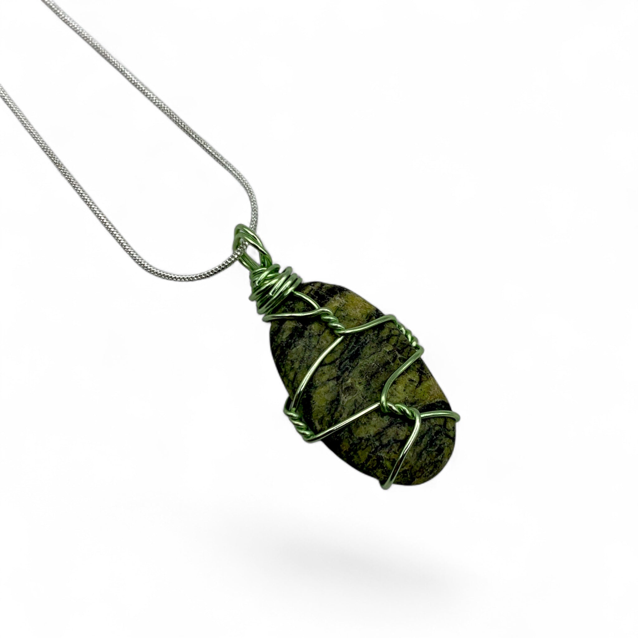 Necklace - Serpentine Tumble Green Wire $30
